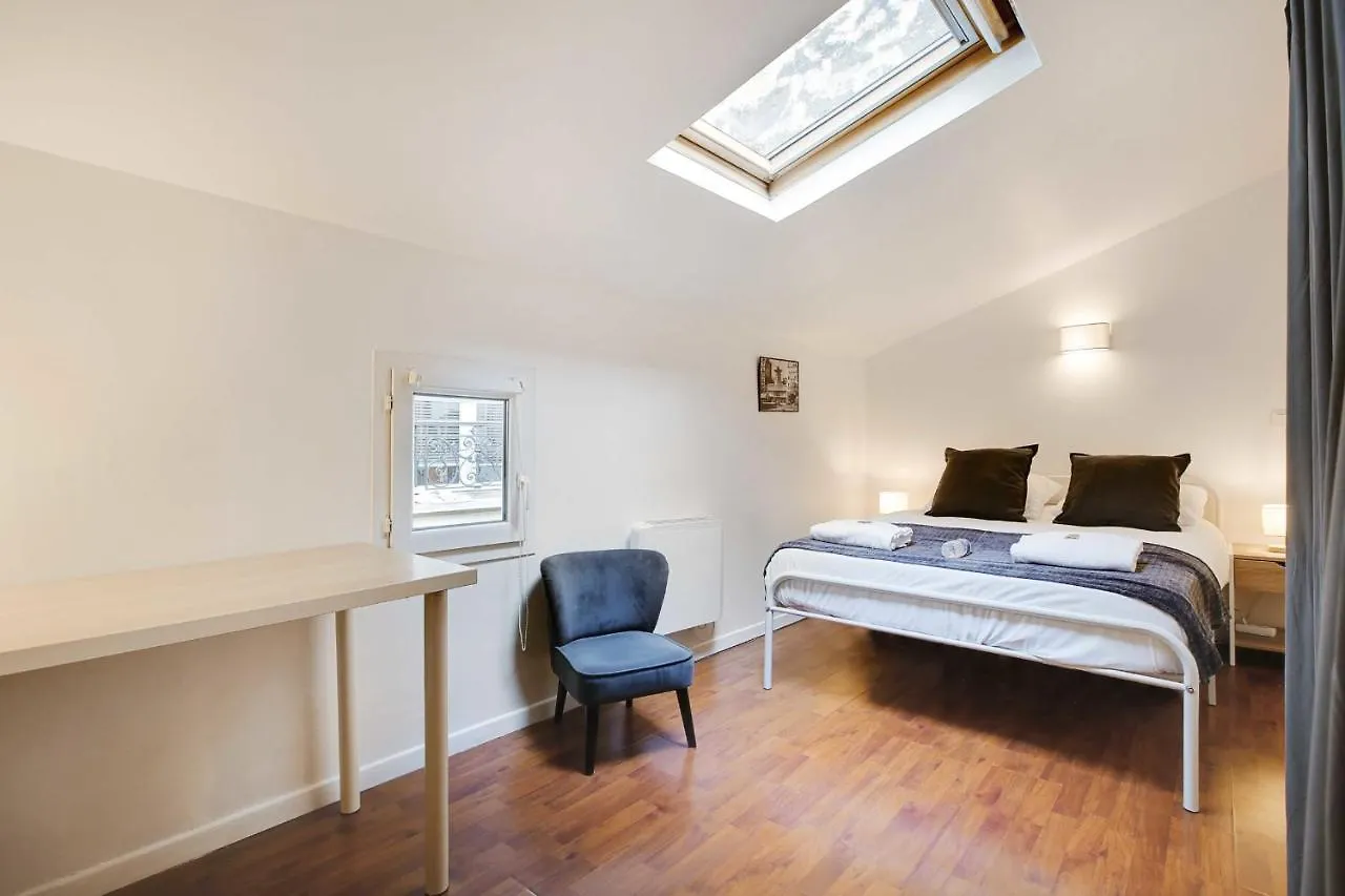 Bright Duplex 3Br - Montmartre Apartment Paris France
