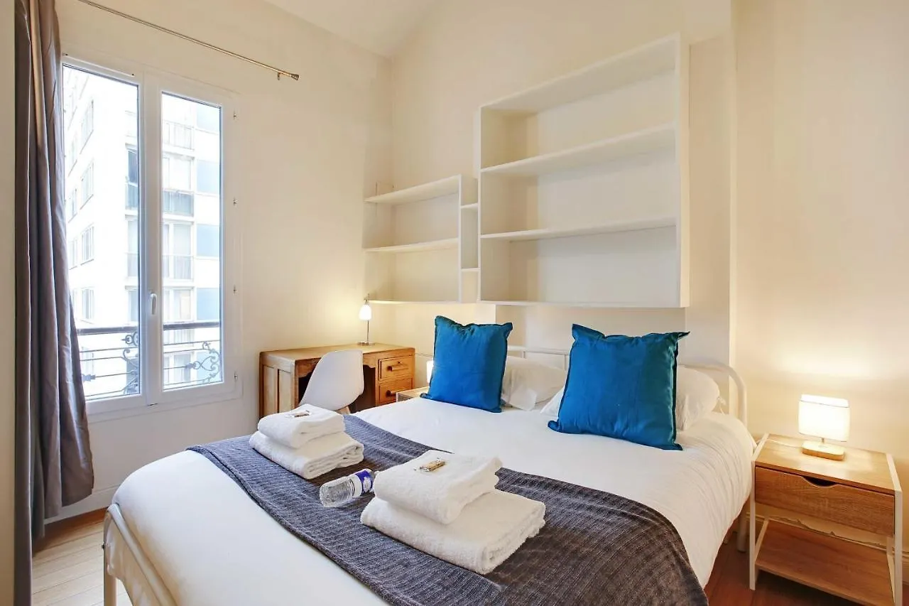 Bright Duplex 3Br - Montmartre Apartment Paris France
